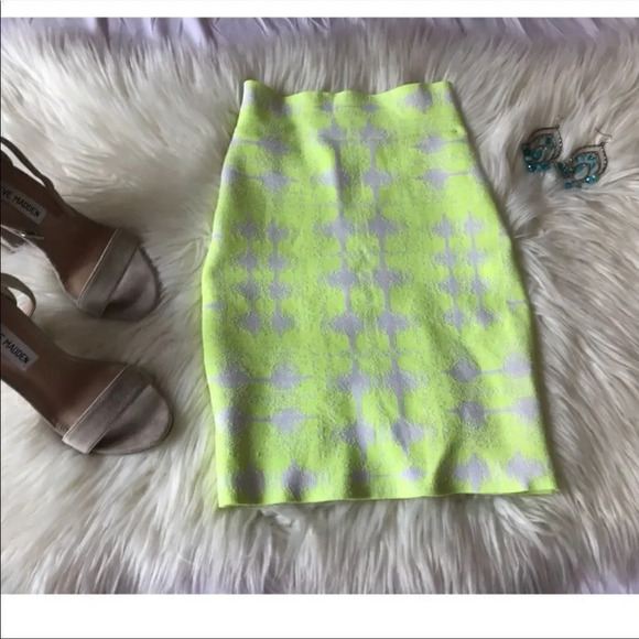 bcbgmaxazria yellow neon skirt - Picture 4 of 10